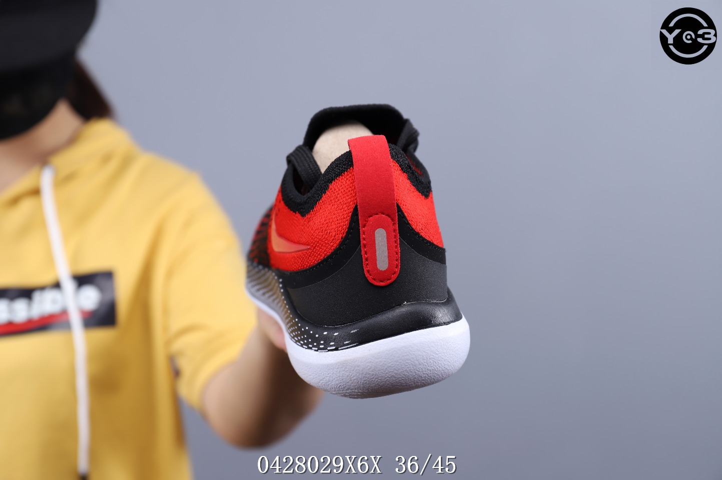 60  耐克WMNS Nike React Epic Flyknit 针织面 缓震高弹跑鞋 <br />号码：36-45