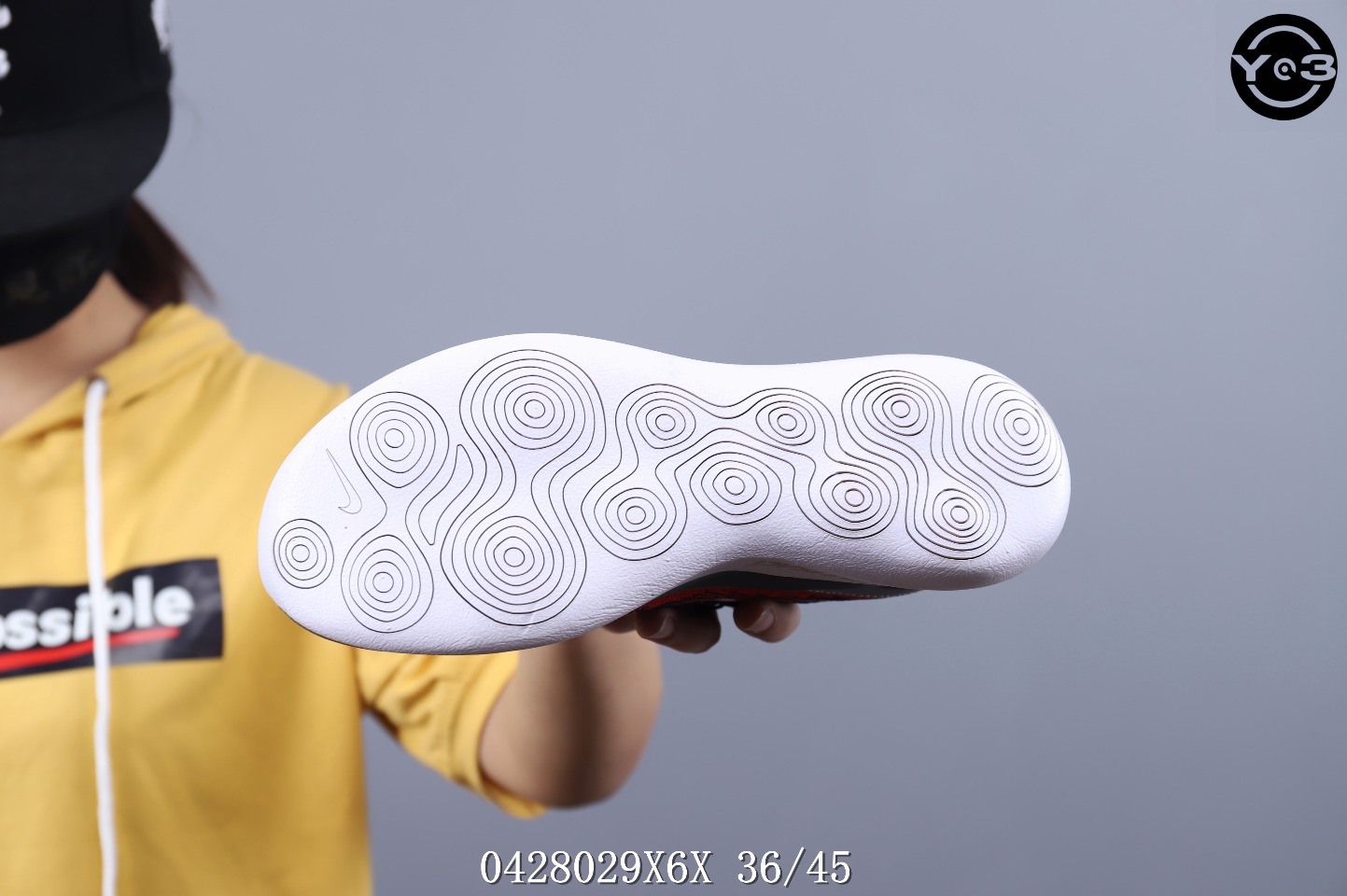 60  WMNS Nike React Epic Flyknit 针织面 缓震高弹跑鞋 <br />号码：36-45