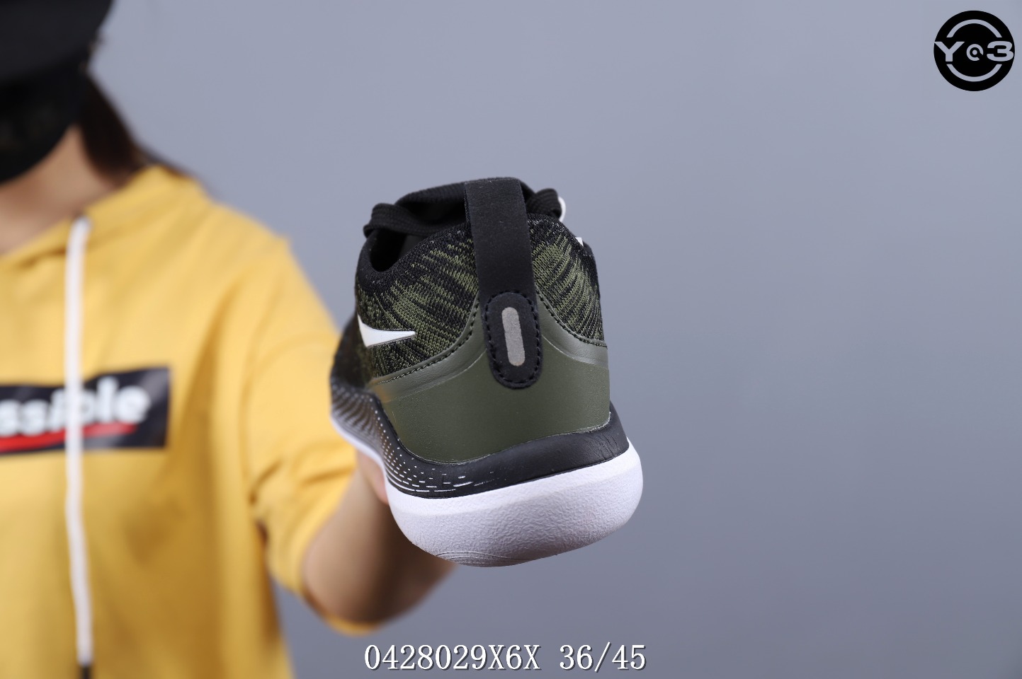 60  WMNS Nike React Epic Flyknit 针织面 缓震高弹跑鞋 <br />号码：36-45