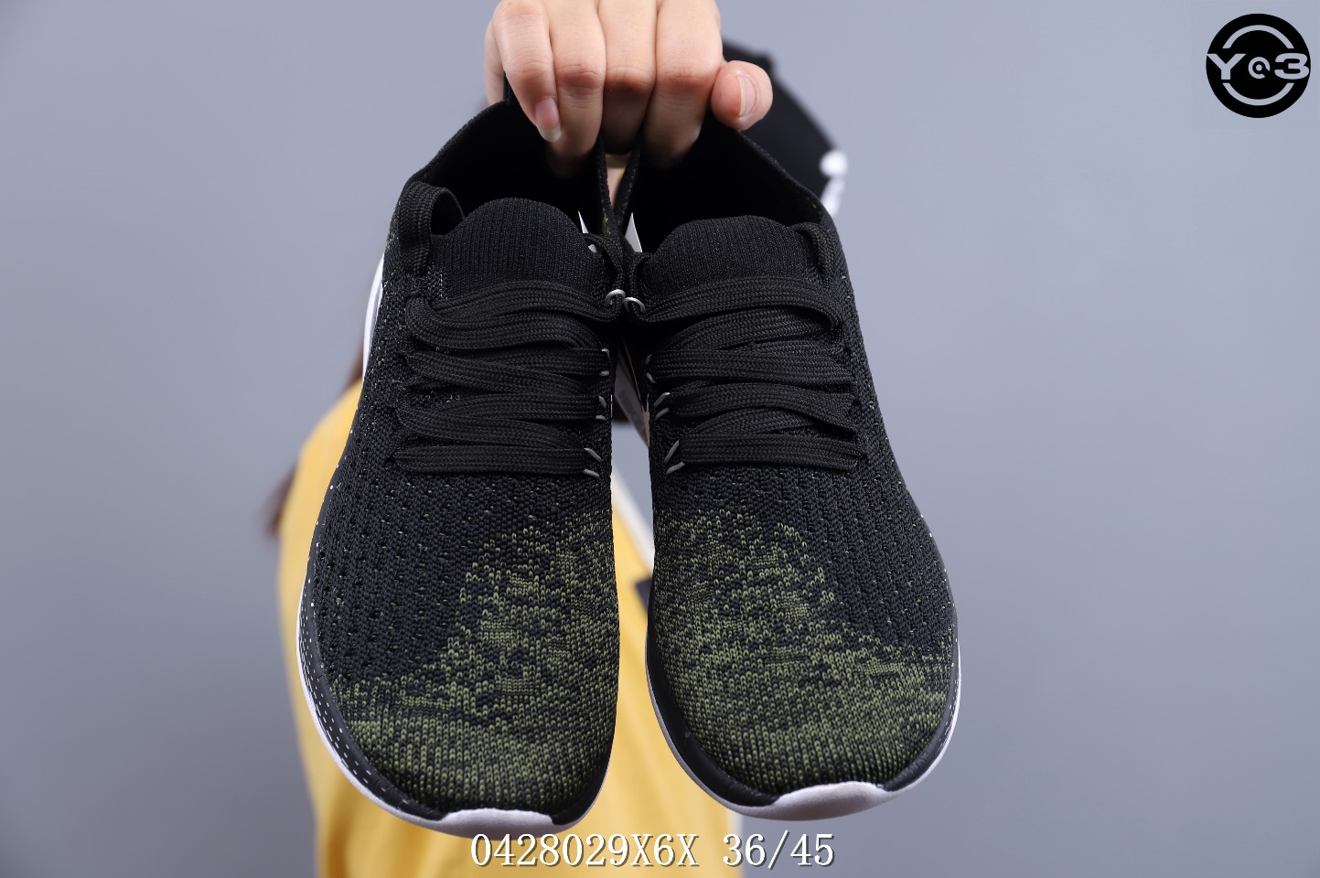 60  WMNS Nike React Epic Flyknit 针织面 缓震高弹跑鞋 <br />号码：36-45