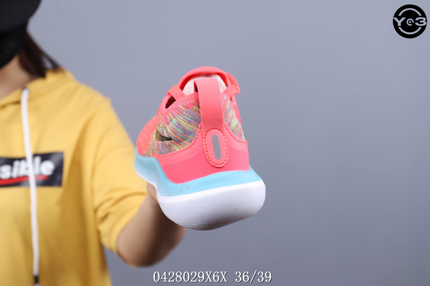 60  耐克WMNS Nike React Epic Flyknit 针织面 缓震高弹跑鞋 <br />号码：36-39