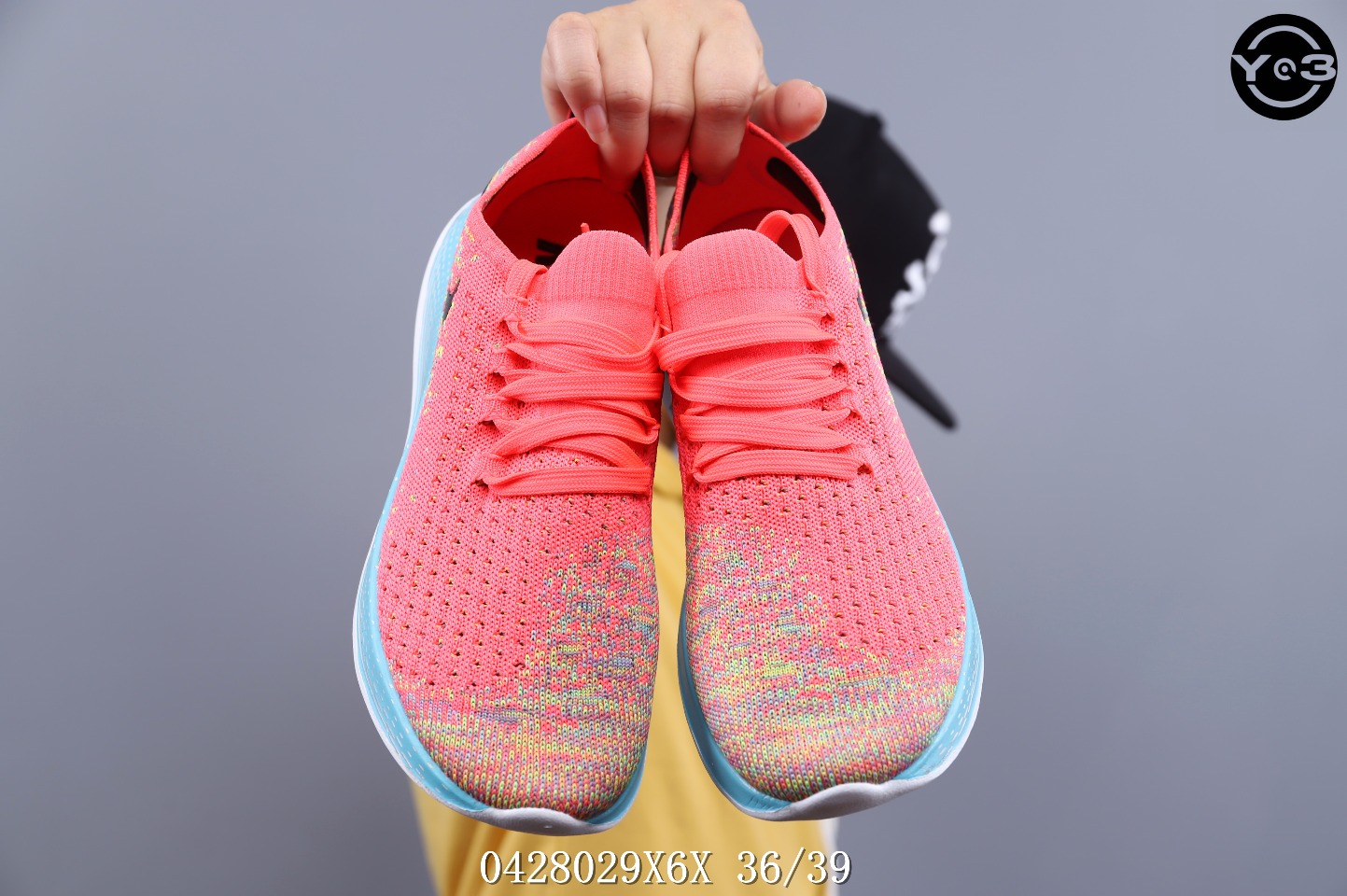 60  耐克WMNS Nike React Epic Flyknit 针织面 缓震高弹跑鞋 <br />号码：36-39
