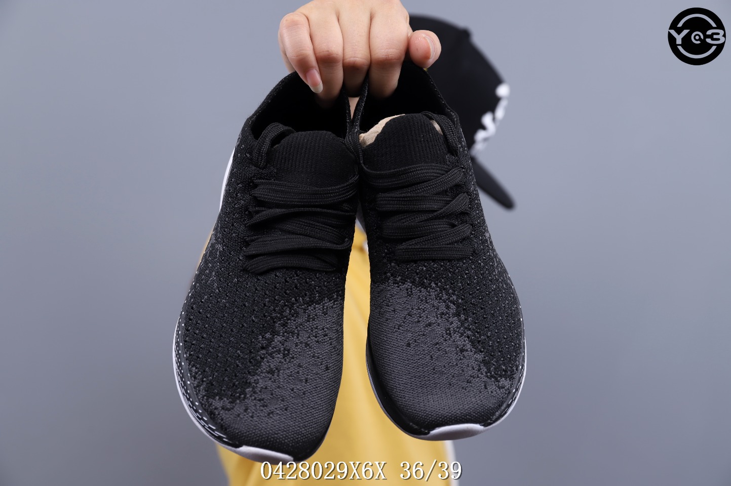 60  耐克WMNS Nike React Epic Flyknit 针织面 缓震高弹跑鞋 <br />号码：36-39