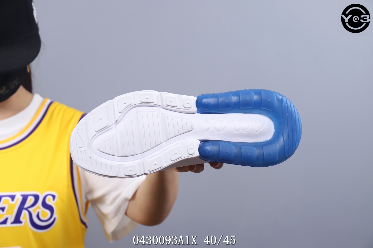 110  耐克Nike Air Max 270 Flyknit 后置半掌大气垫 缓震跑步鞋！<br />号码：40-45