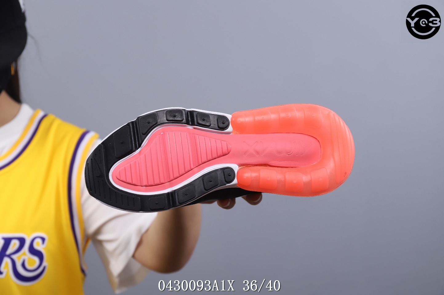 110  耐克Nike Air Max 270 Flyknit 后置半掌大气垫 缓震跑步鞋！<br />号码：36-40