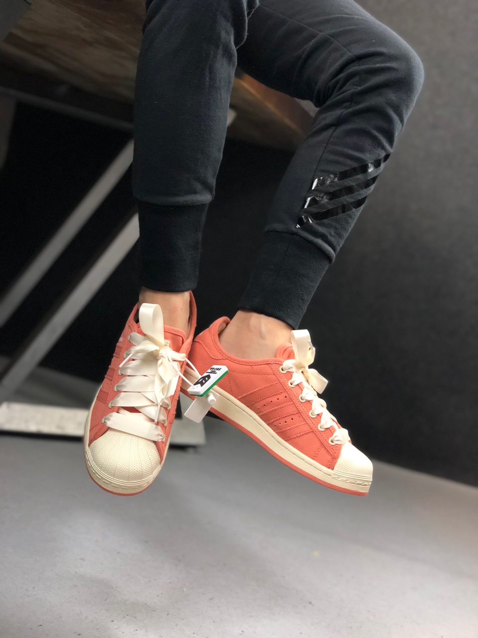 160货号：S82578 ADIDAS SUPERSTAR ORIGINALS 冰激凌脏粉电镀，上脚满满的少女心  2019年度全新脏粉配色帆布贝壳头