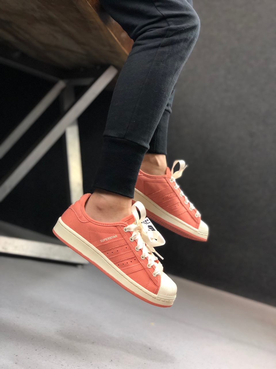 160货号：S82578 ADIDAS SUPERSTAR ORIGINALS 冰激凌脏粉电镀，上脚满满的少女心  2019年度全新脏粉配色帆布贝壳头
