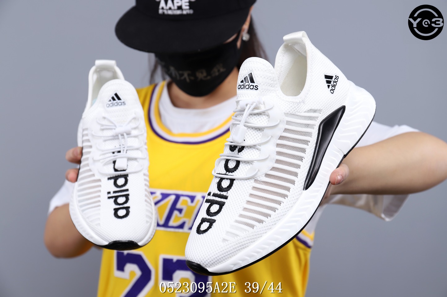 135阿迪达斯Adidas 春夏新品 透气镂空针织 低帮轻便跑鞋