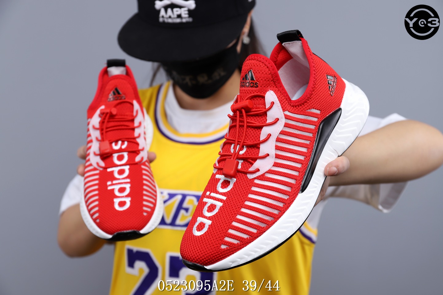 135阿迪达斯Adidas 春夏新品 透气镂空针织 低帮轻便跑鞋