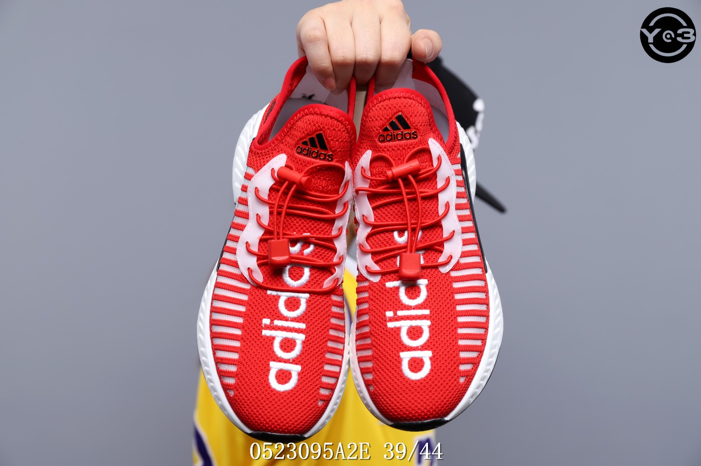 135阿迪达斯Adidas 春夏新品 透气镂空针织 低帮轻便跑鞋