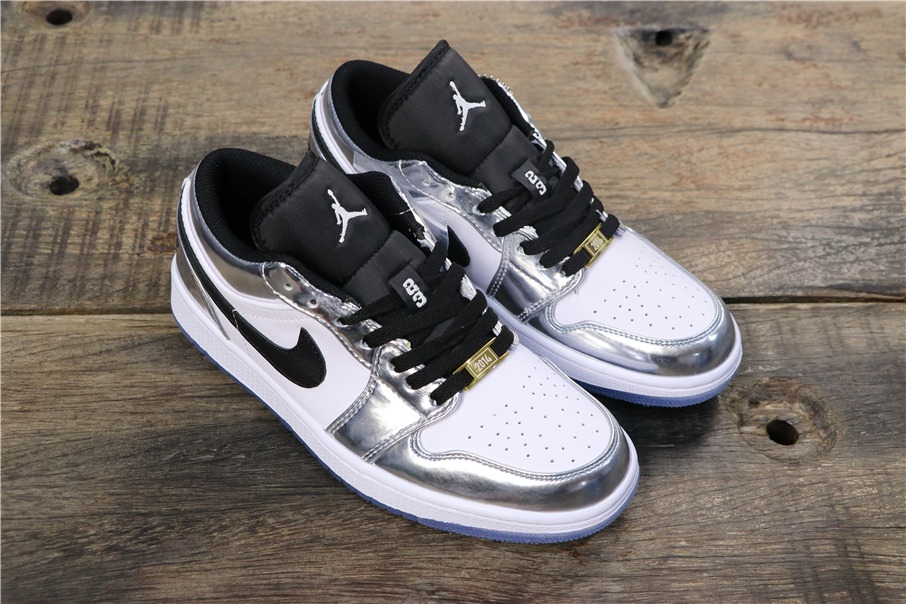 220乔丹/Air Jordan aj1 AJ1 乔丹1代 乔1 乔1低帮系列 Air Jordan 1 Low “Black Toe” 553558-016 乔1低帮伦纳德