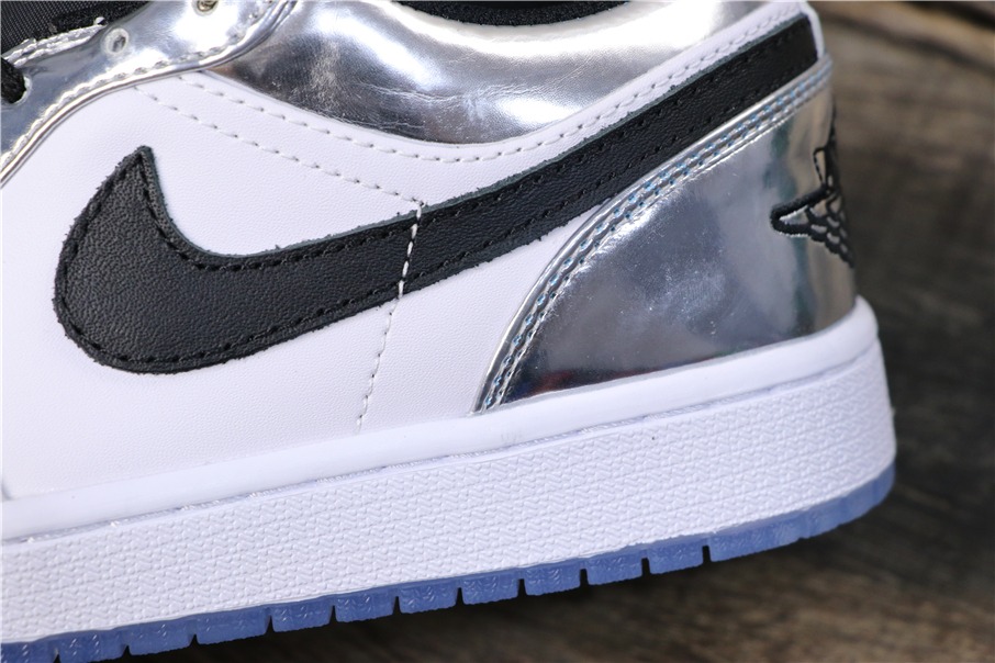 220乔丹/Air Jordan aj1 AJ1 乔丹1代 乔1 乔1低帮系列 Air Jordan 1 Low “Black Toe” 553558-016 乔1低帮伦纳德