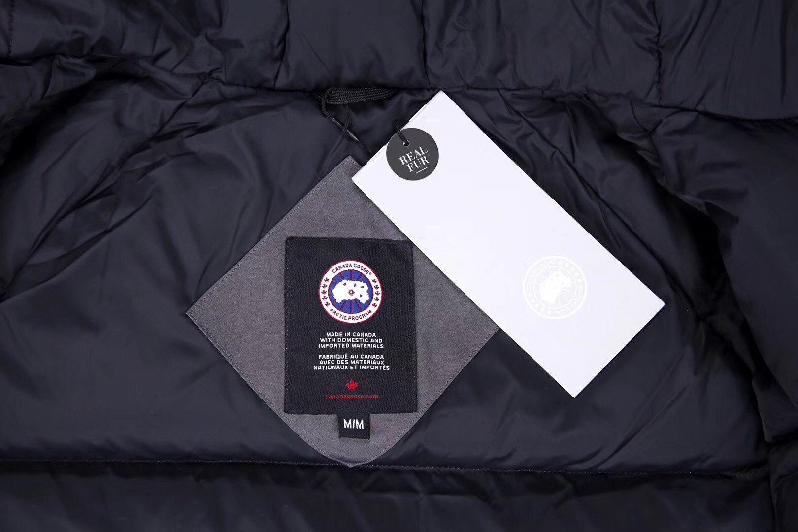Canada Goose Graphite Grey Arctic-Tech Down Bomber Jacket with Fur Hood 8 o 1dhjle55n4526uemfl1pkm154111