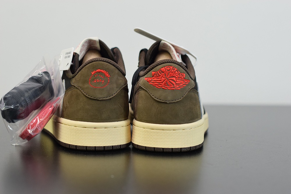 Air Jordan 1 AJ1 Low x Travis Scott 低帮倒钩 CQ4277-001