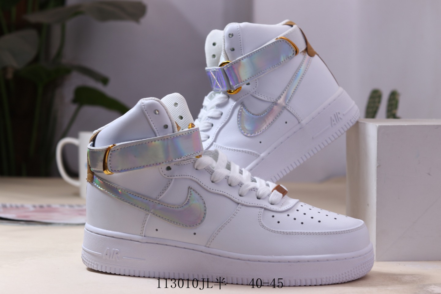 90100 耐克nike air force 1 空军一号 皮面镭射勾高帮板鞋 带半