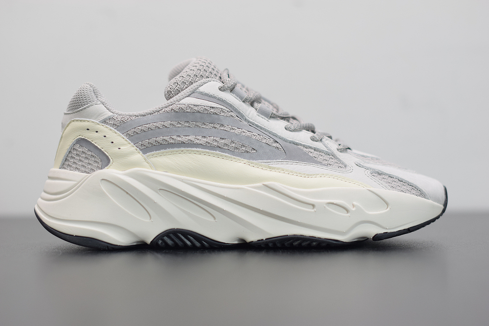 阿迪达斯 顶级纯原 yeezy 700v2复古老爹鞋 白色