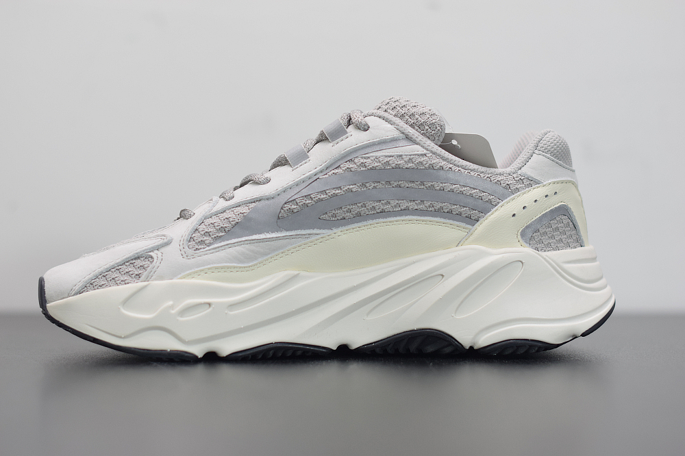 阿迪达斯 顶级纯原 yeezy 700v2复古老爹鞋 白色