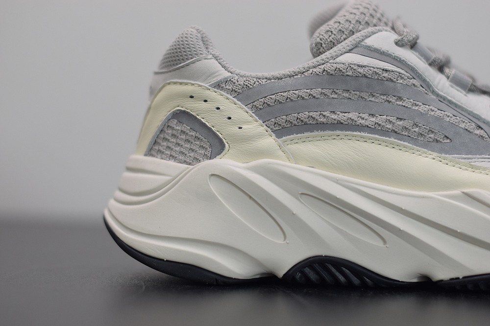 阿迪达斯 顶级纯原 yeezy 700v2复古老爹鞋 白色