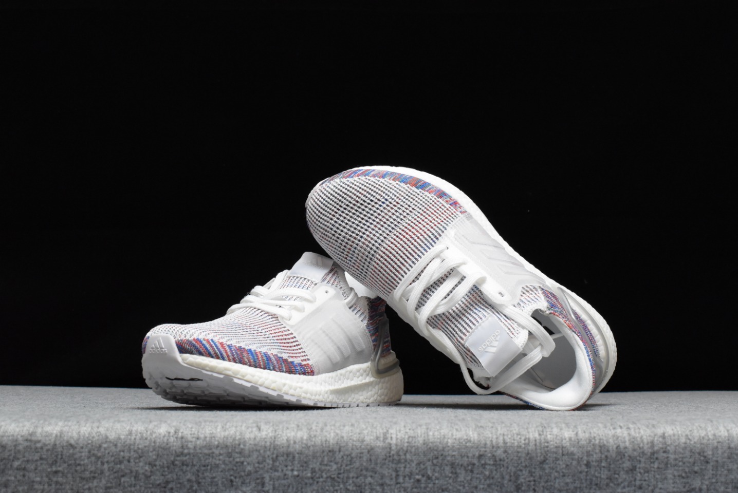 100 阿迪达斯 Adidas UltraBoost 19  B37708