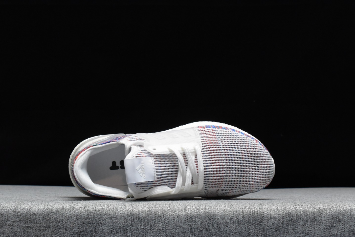 100 阿迪达斯 Adidas UltraBoost 19  B37708