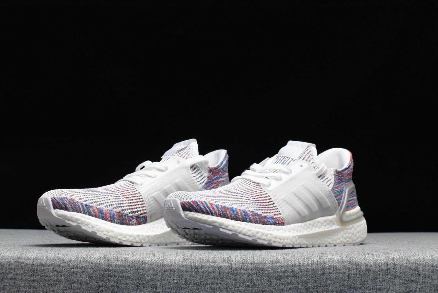 100 阿迪达斯 Adidas UltraBoost 19  B37708