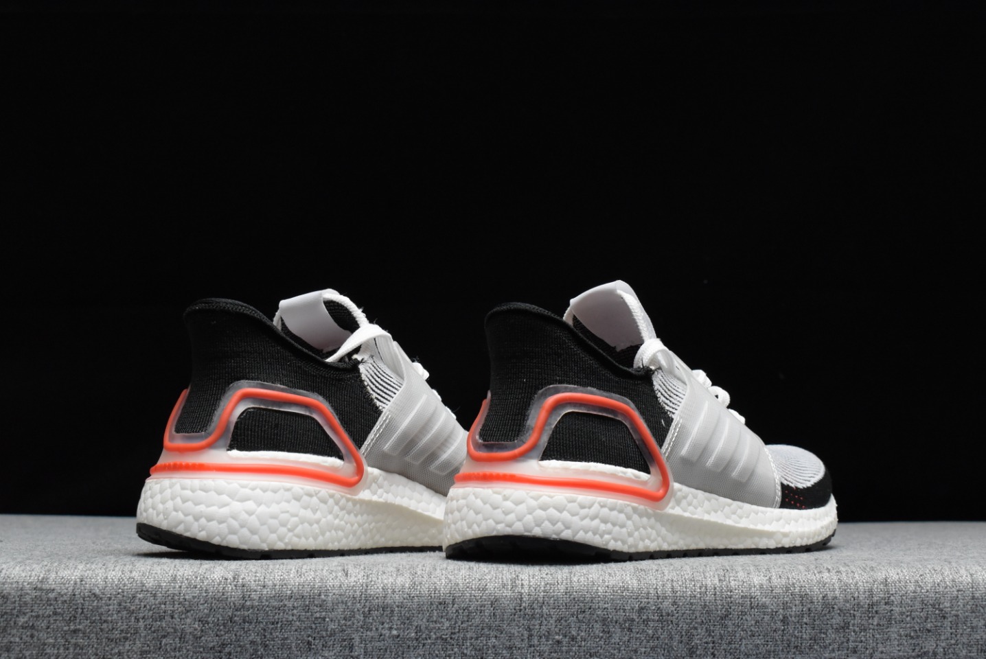 100 阿迪达斯 Adidas UltraBoost 19  F35282