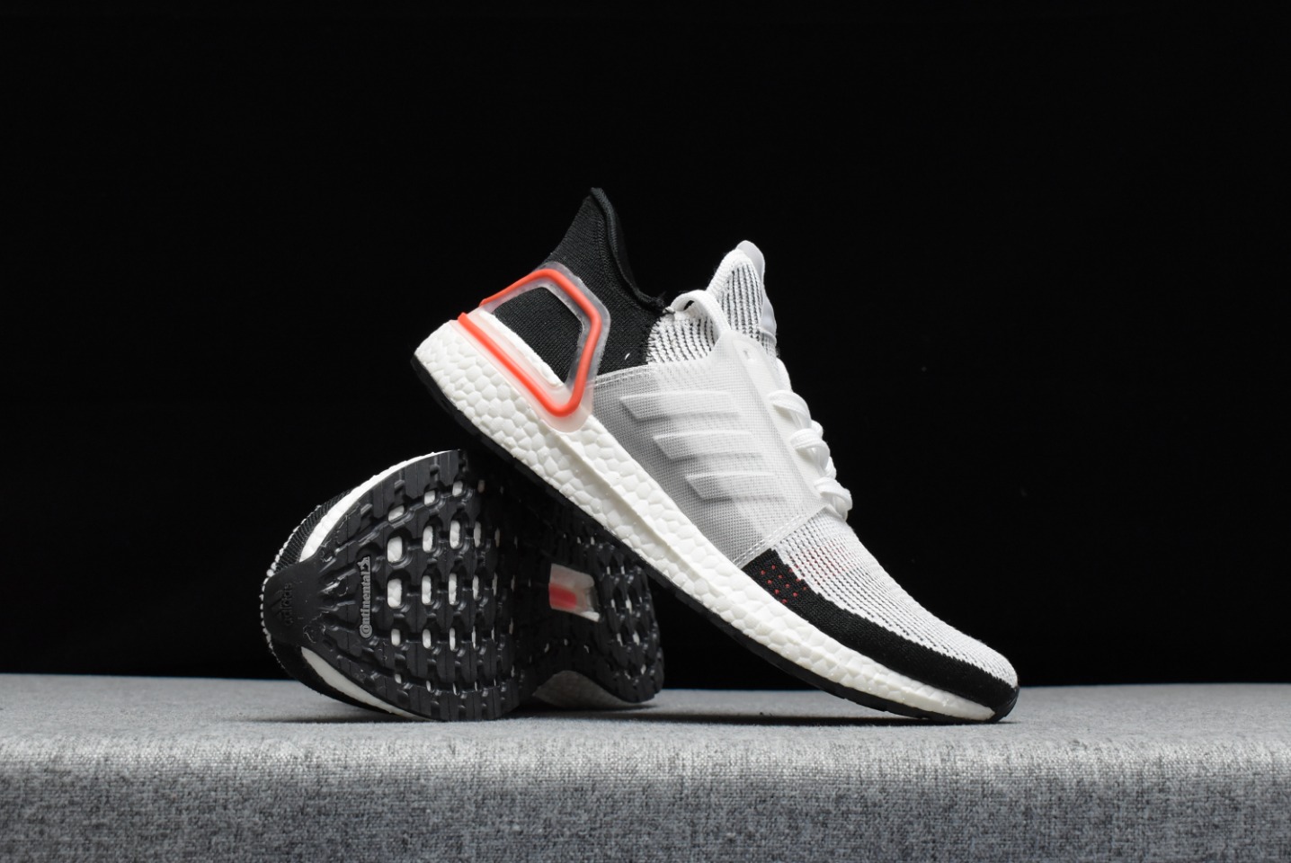 100 阿迪达斯 Adidas UltraBoost 19  F35282