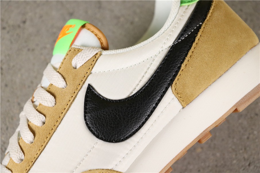 150  【真标公司货 华夫系列】耐克/NIKE  耐克华夫跑步鞋 棕白黑 CK2351-700