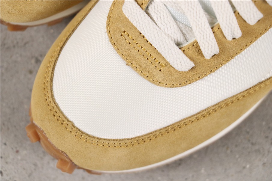 150  【真标公司货 华夫系列】耐克/NIKE  耐克华夫跑步鞋 棕白黑 CK2351-700