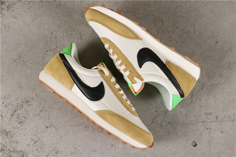 150  【真标公司货 华夫系列】耐克/NIKE  耐克华夫跑步鞋 棕白黑 CK2351-700
