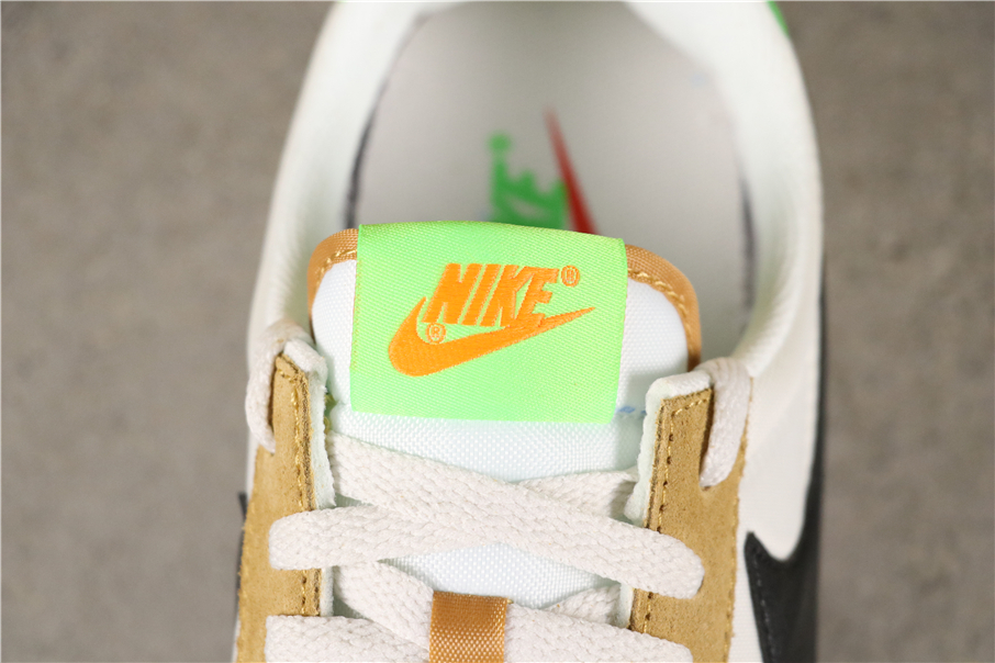 150  【真标公司货 华夫系列】耐克/NIKE  耐克华夫跑步鞋 棕白黑 CK2351-700