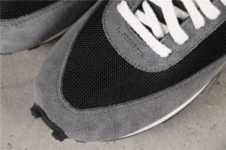 150  【真标公司货 华夫系列】耐克/NIKE  耐克华夫跑步鞋 碳灰黑 BV7725-002