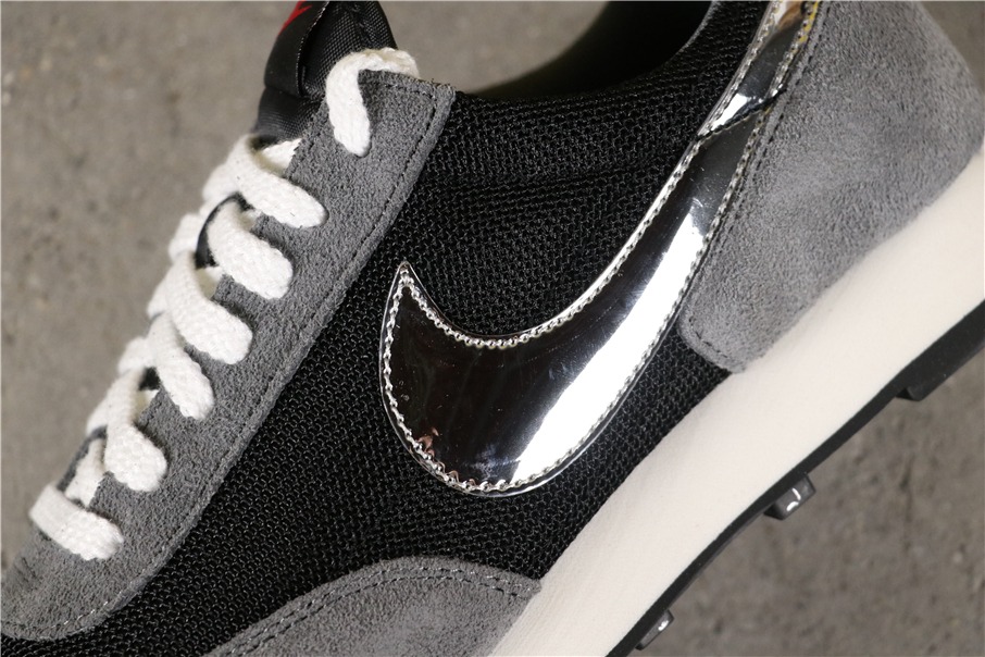 150  【真标公司货 华夫系列】耐克/NIKE  耐克华夫跑步鞋 碳灰黑 BV7725-002