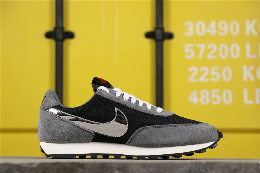150  【真标公司货 华夫系列】耐克/NIKE  耐克华夫跑步鞋 碳灰黑 BV7725-002
