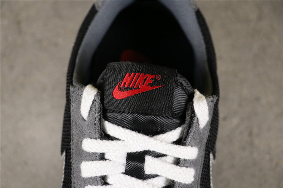 150  【真标公司货 华夫系列】耐克/NIKE  耐克华夫跑步鞋 碳灰黑 BV7725-002