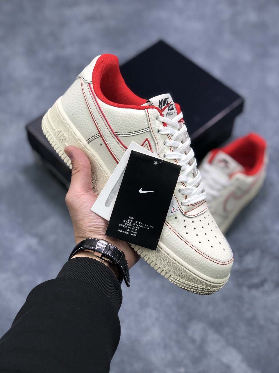 190 Nike Air Force 1 Low  白红手稿 “兔八哥” 空军一号 内置全掌Air Sole气垫  低帮休闲板鞋 AO2518-116