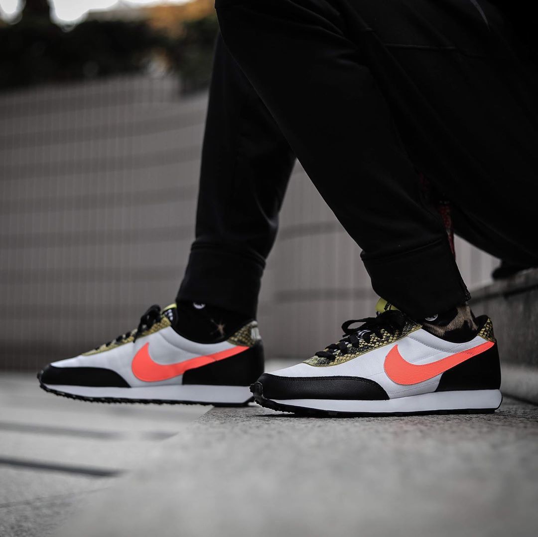 160  耐克Nike Wmns Daybreak QS”Orange/Dynamic/Yellow”OG破晓系列华夫复古休闲运动慢跑鞋“白黑黄蟒蛇纹”CQ7620-001