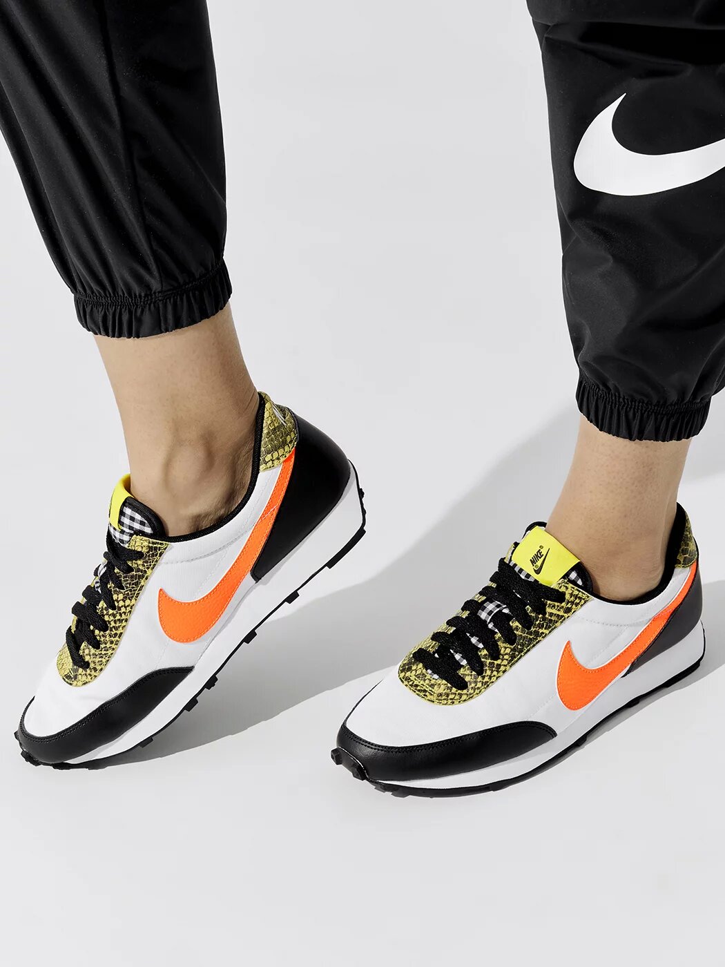160  耐克Nike Wmns Daybreak QS”Orange/Dynamic/Yellow”OG破晓系列华夫复古休闲运动慢跑鞋“白黑黄蟒蛇纹”CQ7620-001