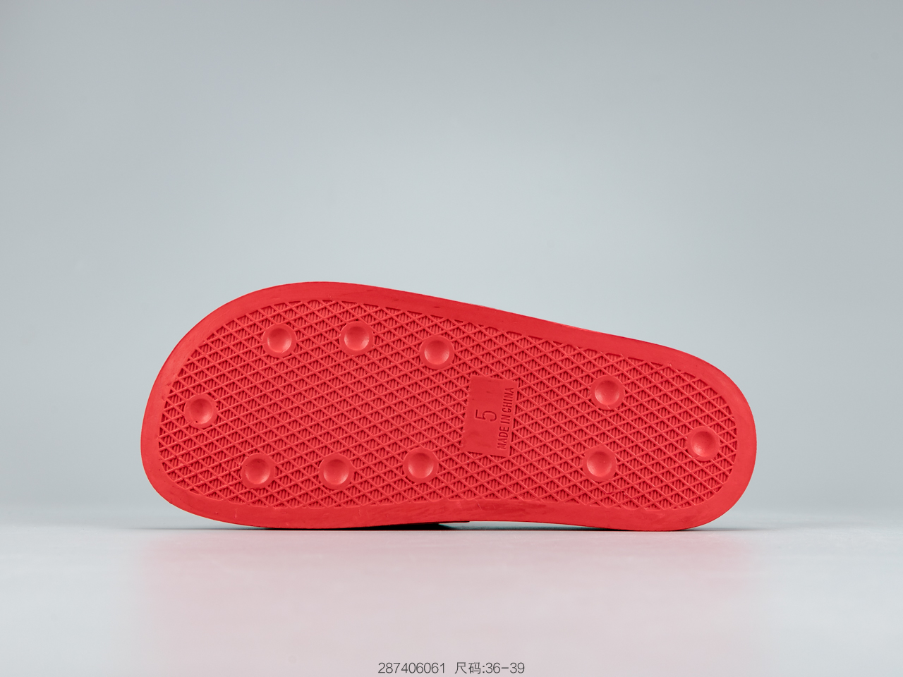 90 阿迪达斯 Adilette Sandal W DA9017 男女夏季休闲潮流拖鞋 沙滩凉鞋