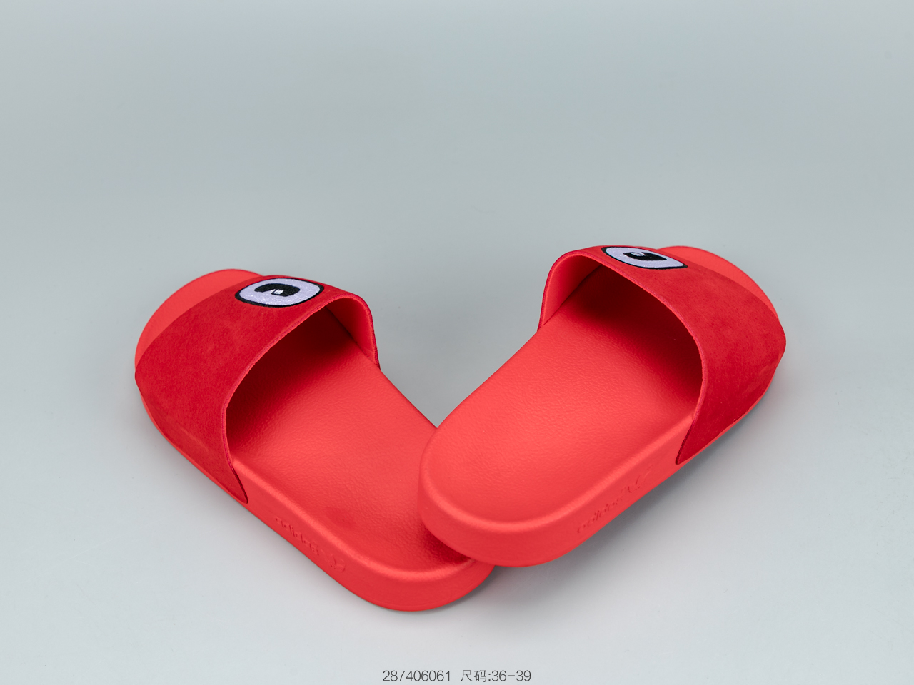 90 阿迪达斯 Adilette Sandal W DA9017 男女夏季休闲潮流拖鞋 沙滩凉鞋