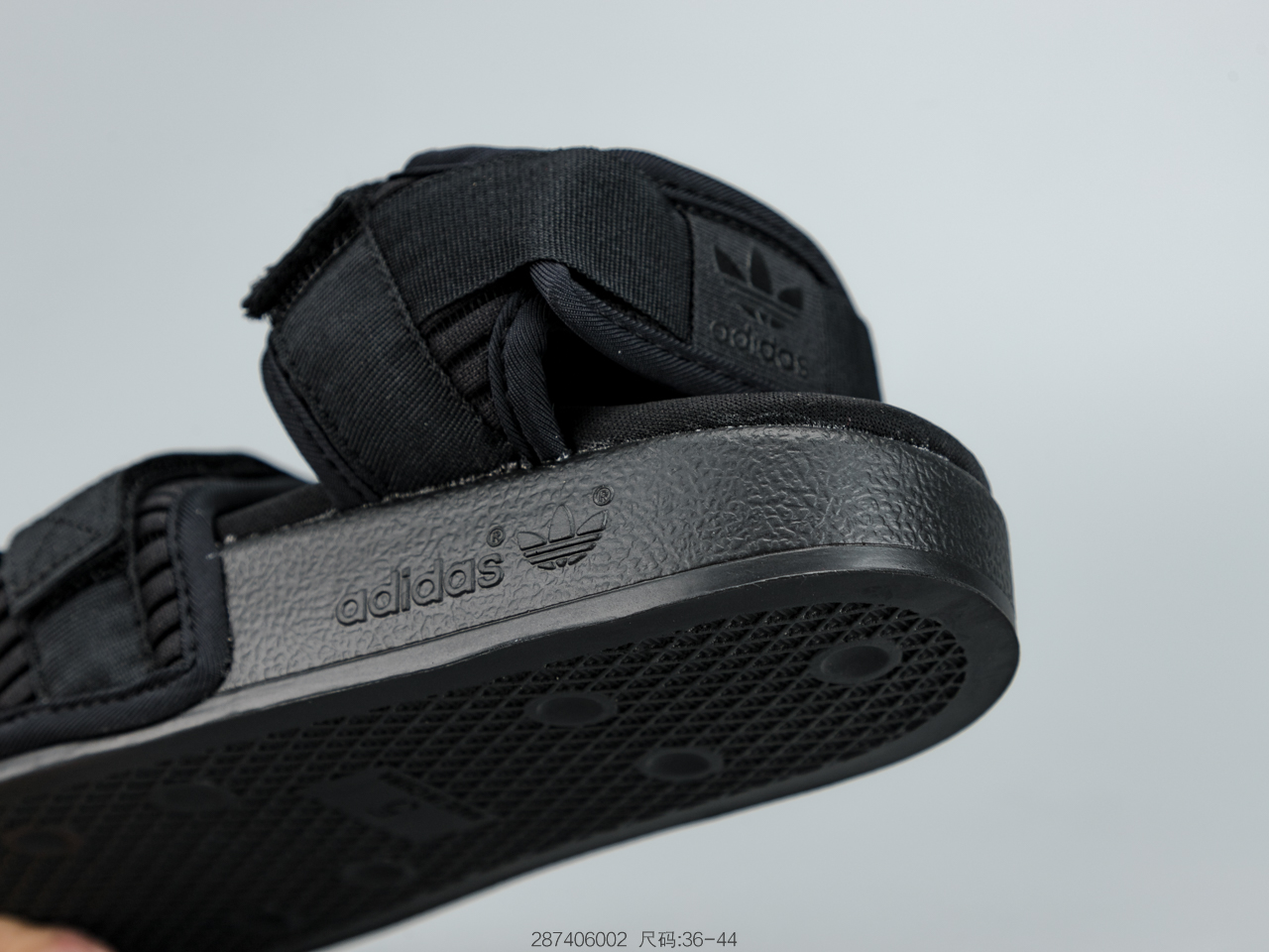 110 阿迪达斯 Adidas Adilette Sandal 2.0 W 韩版休闲时尚沙滩凉鞋 S75382