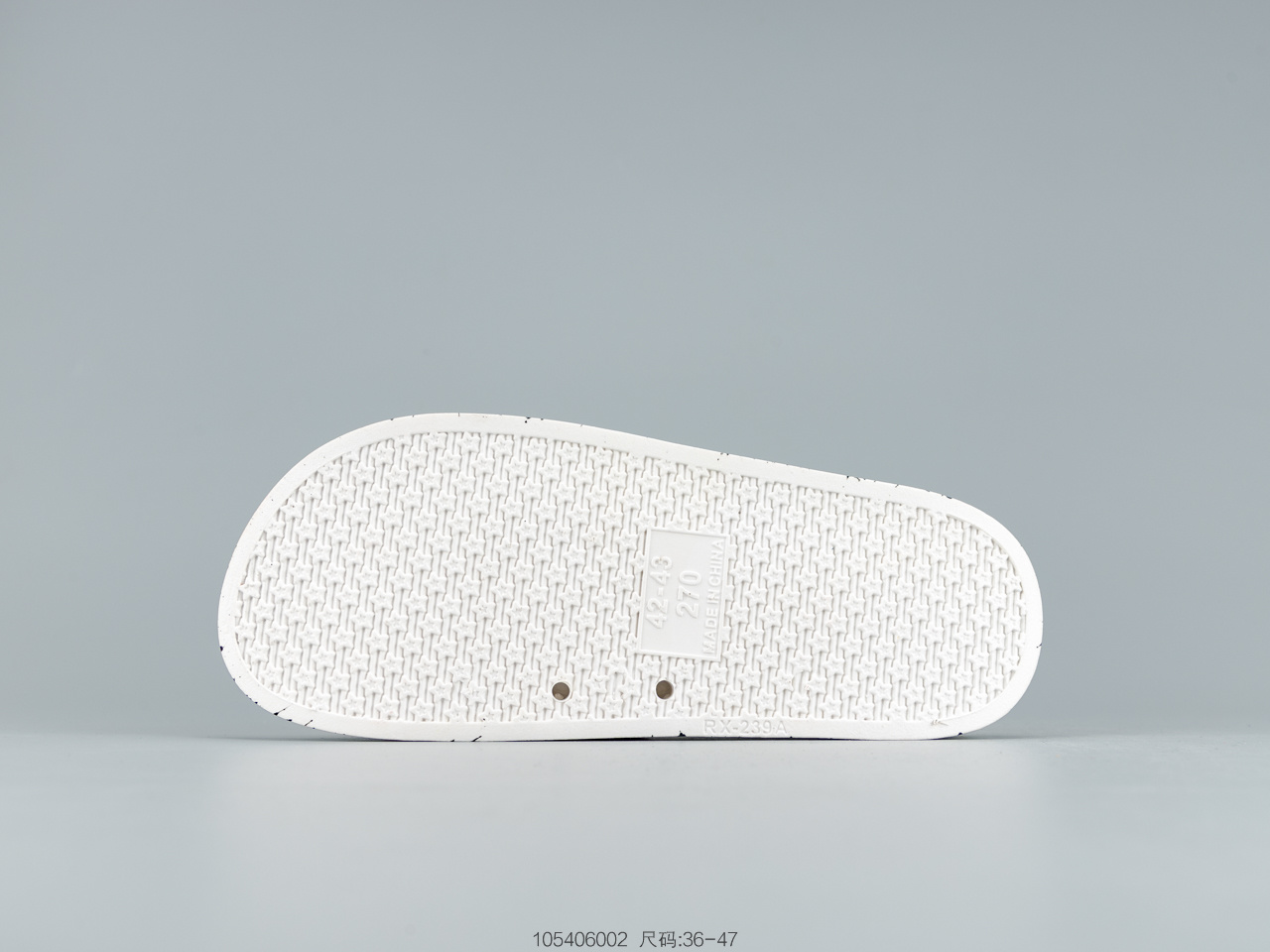 110公司级 Superme 潮牌拖鞋 不要以为随便穿双拖鞋就是时尚达人了-莆田鞋,莆田鞋货源,高仿鞋,高仿鞋货源,安福档口,莆田高仿鞋,莆田鞋批发,高仿鞋批发,莆田高仿运动鞋,高仿运动鞋,莆田运动鞋 110公司级 Superme 潮牌拖鞋 不要以为随便穿双拖鞋就是时尚达人了