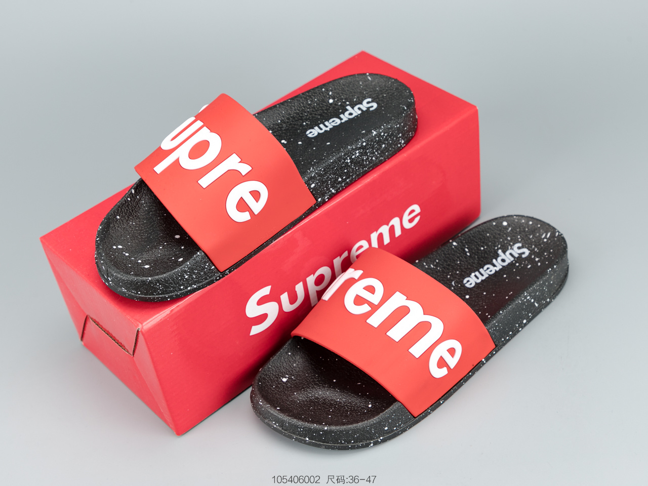 110公司级 Superme 潮牌拖鞋 不要以为随便穿双拖鞋就是时尚达人了 也并不是每双拖鞋都能凹出时尚造型-莆田鞋,莆田鞋货源,高仿鞋,高仿鞋货源,安福档口,莆田高仿鞋,莆田鞋批发,高仿鞋批发,莆田高仿运动鞋,高仿运动鞋,莆田运动鞋 110公司级 Superme 潮牌拖鞋 不要以为随便穿双拖鞋就是时尚达人了 也并不是每双拖鞋都能凹出时尚造型