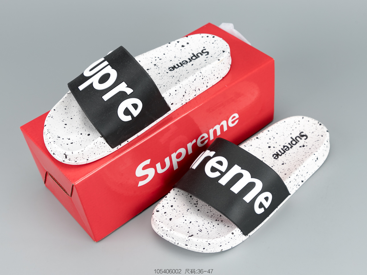 110公司级 Superme 潮牌拖鞋 不要以为随便穿双拖鞋就是时尚达人了-莆田鞋,莆田鞋货源,高仿鞋,高仿鞋货源,安福档口,莆田高仿鞋,莆田鞋批发,高仿鞋批发,莆田高仿运动鞋,高仿运动鞋,莆田运动鞋 110公司级 Superme 潮牌拖鞋 不要以为随便穿双拖鞋就是时尚达人了