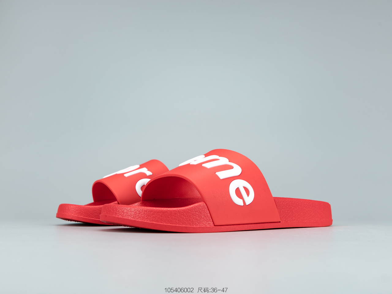 110公司级 Superme 潮牌拖鞋 不要以为随便穿双拖鞋就是时尚达人了