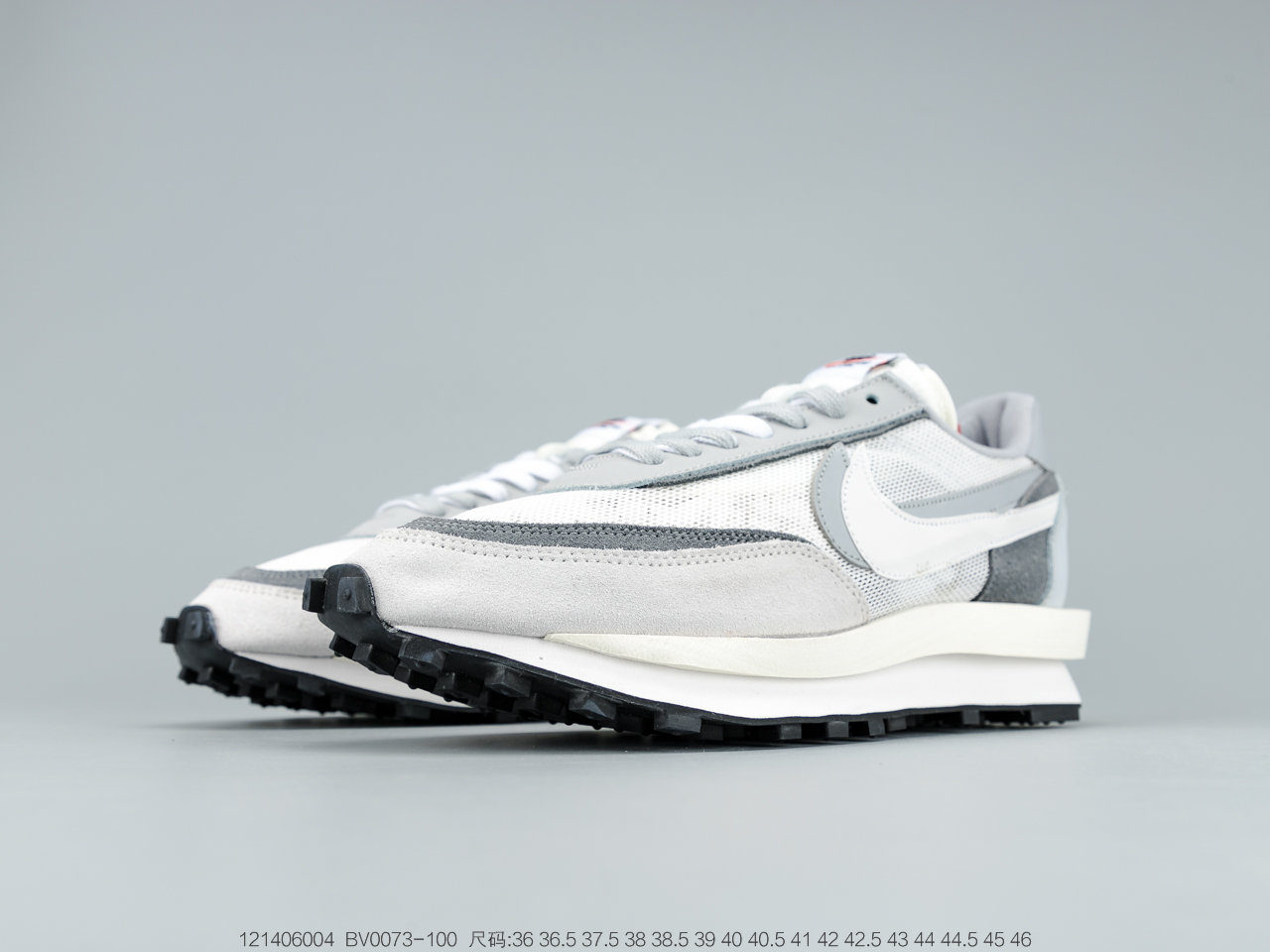 220 日式解构美学联名Sacai x Nike LDV Waffle DaybreakGreyWhite重叠双钩解构设计前卫华夫变形双底休闲慢跑鞋  BV0073-100