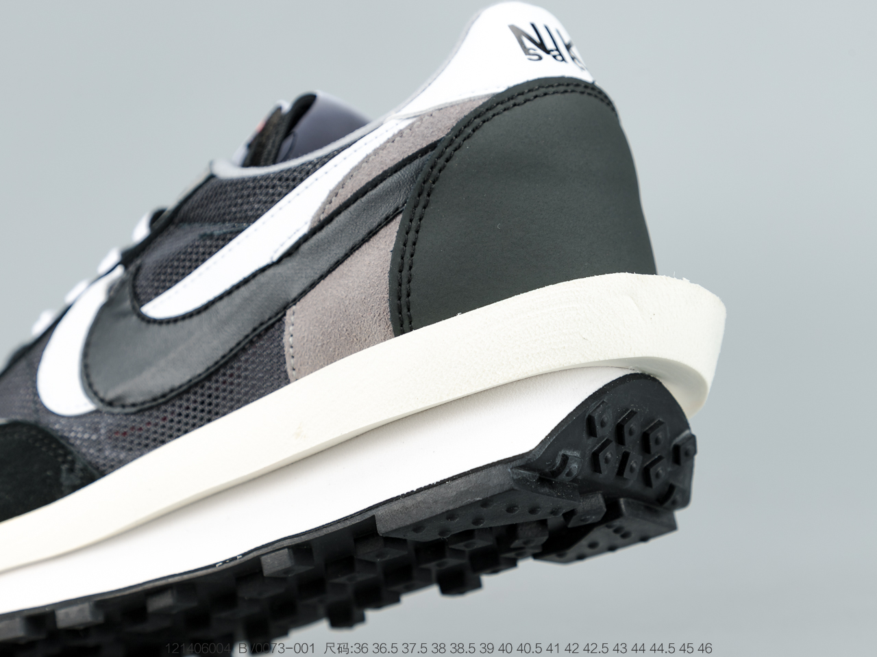 220 日式解构美学联名Sacai x Nike LDV Waffle DaybreakGreyWhite重叠双钩解构设计前卫华夫变形双底休闲慢跑鞋  BV0073-001