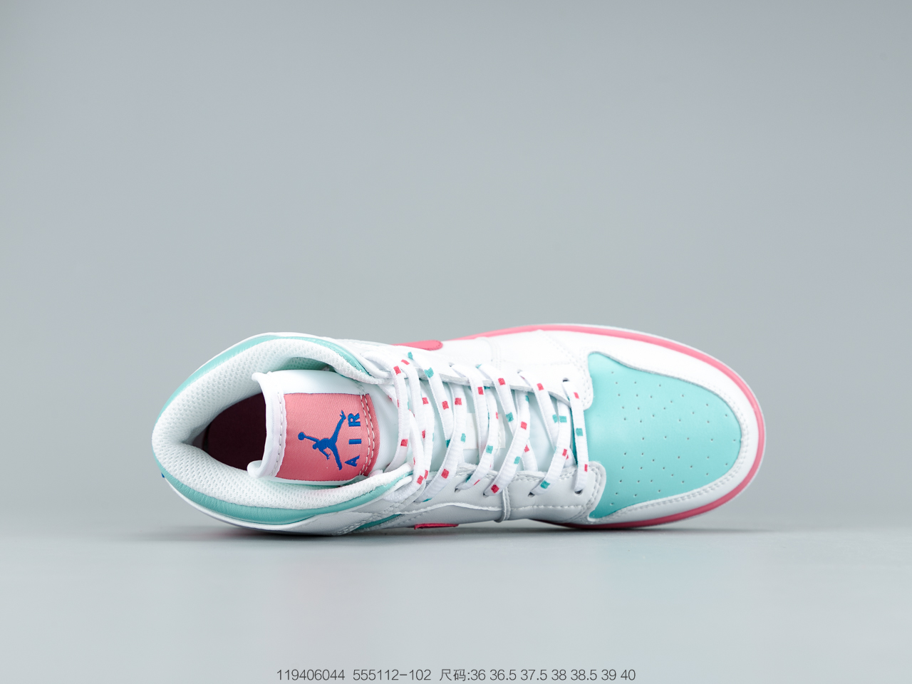 240 清新春日气息,乔丹 Air Jordan 1 Mid GSDigital PinkAJ1乔丹一代中帮经典复古文化休闲运动篮球鞋 555112-102