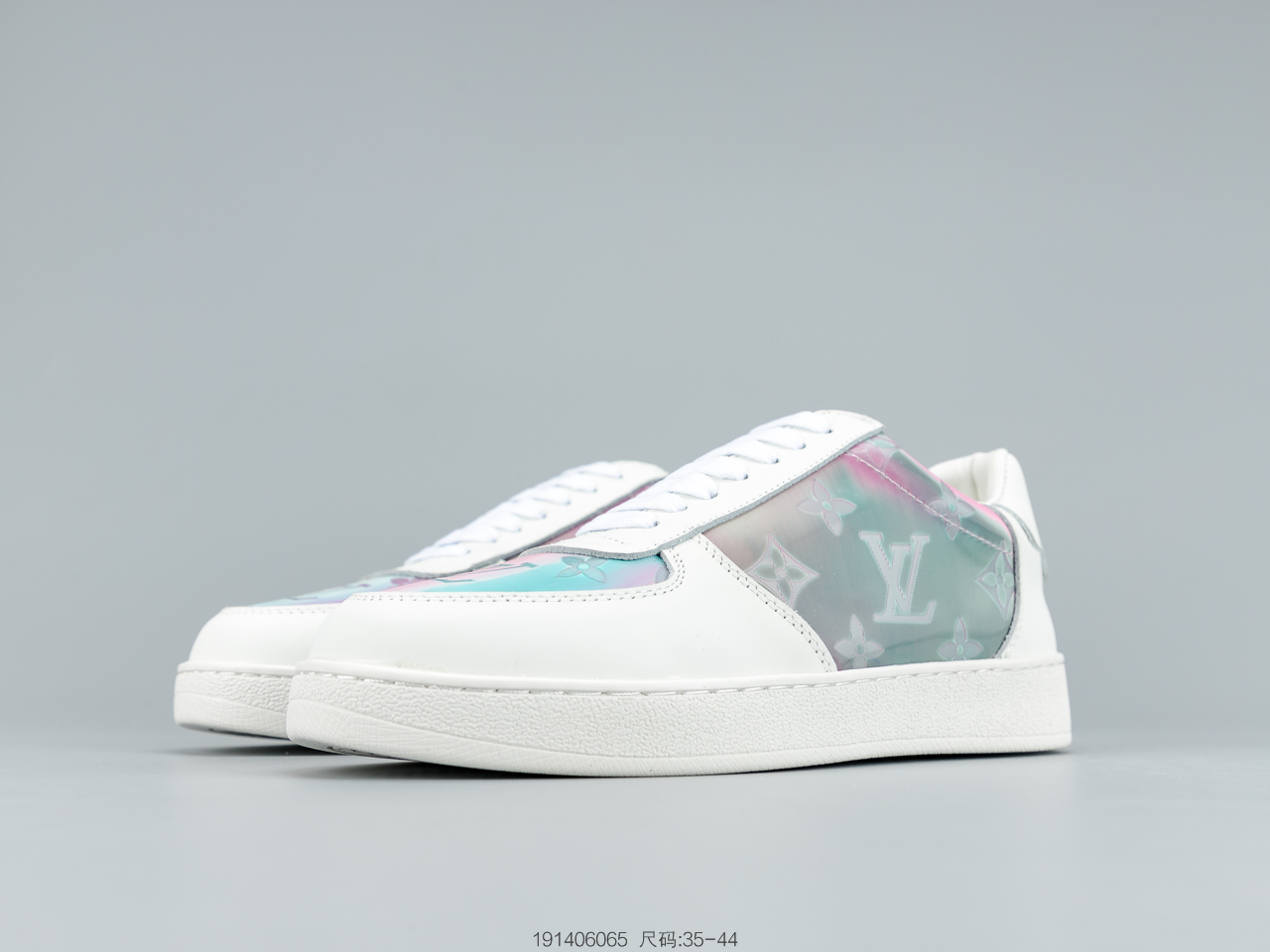 300 LV2020年春夏限量版 彩虹尾 Rivoli低帮运动靴为柔软粒面小牛皮铺陈全幅Monogram压纹