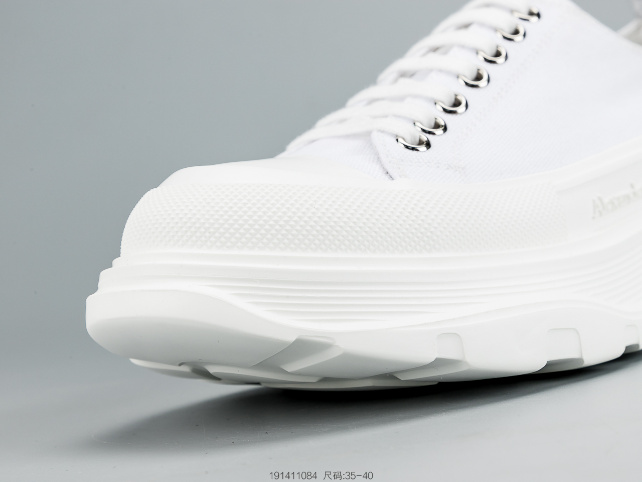 260 麦昆Alexander McQueen 2020春夏新款 麦昆 全白 亚历山大系带增高显瘦显腿长帆布鞋